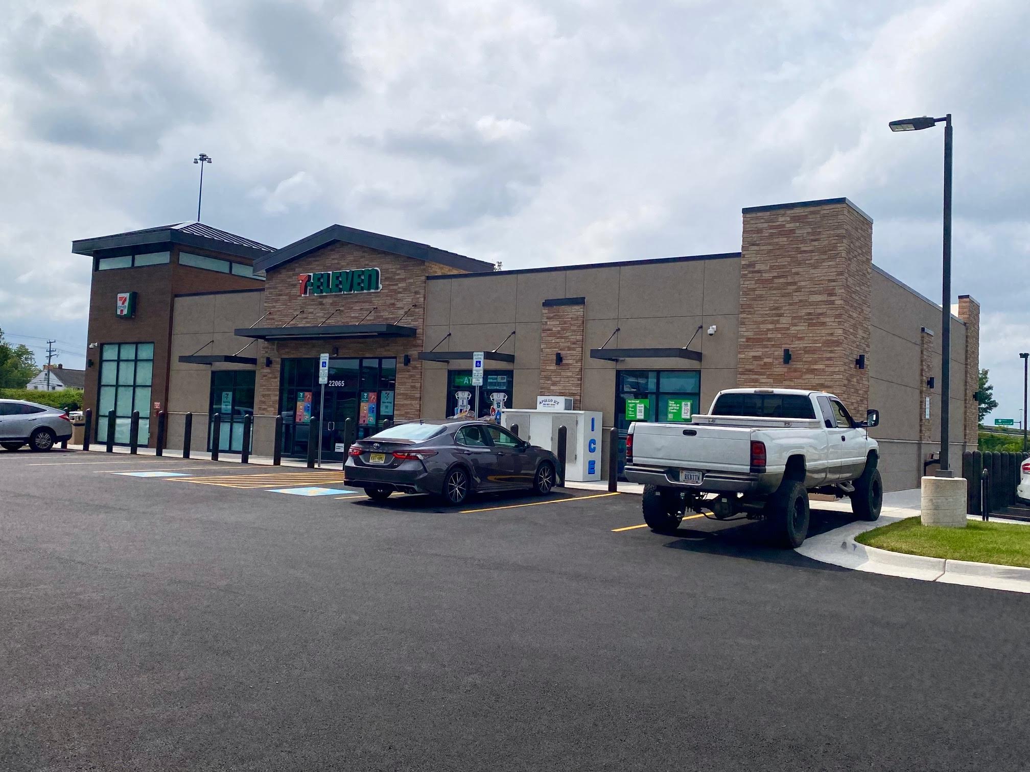 New Sterling 7 Eleven Holds Grand Opening Today The Burn new-sterling-7-eleven-holds-grand-opening-today-the-burn